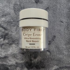 Body Firm Crêpe Erase Ultra-Smoothing Neck Repair - White